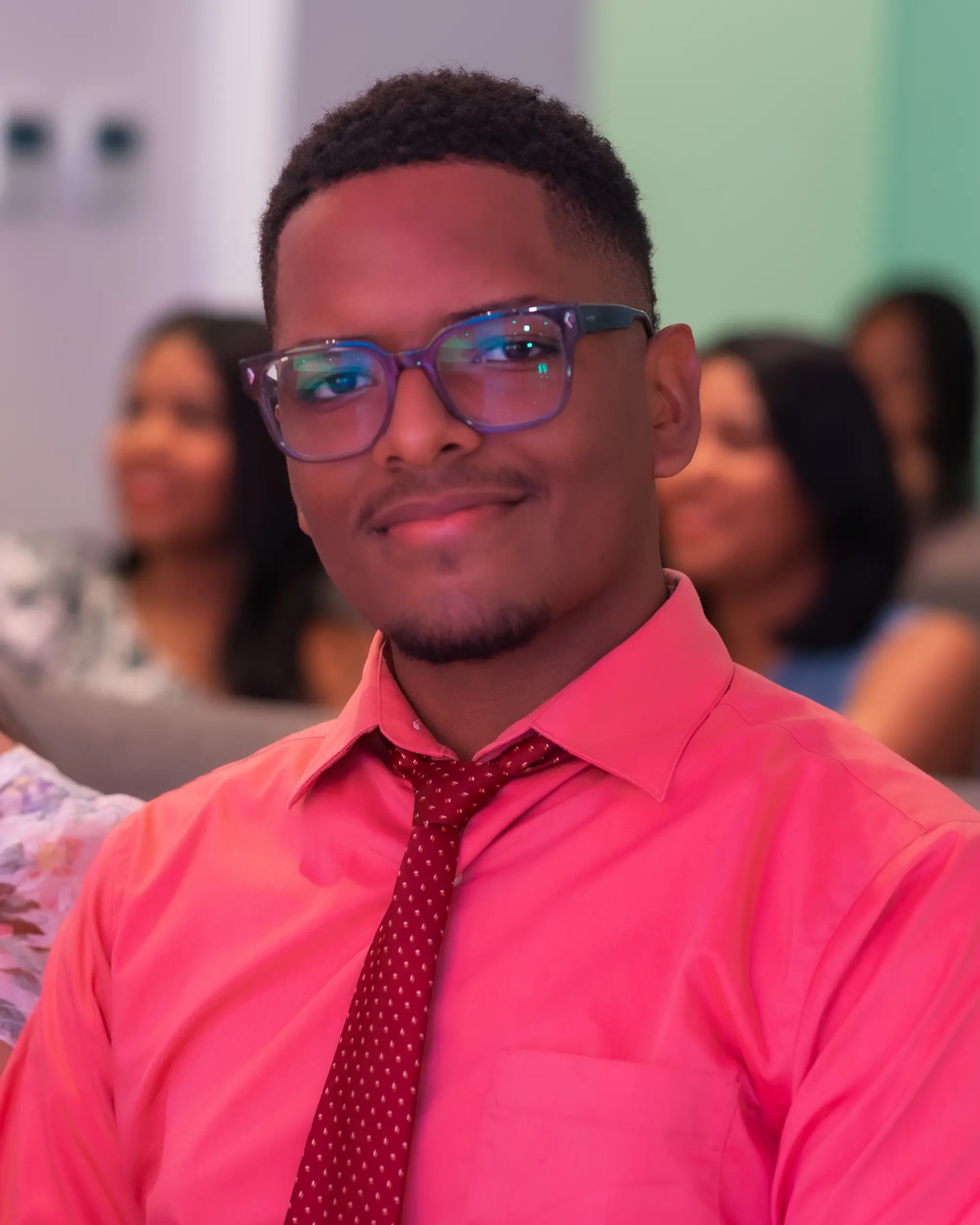 Foto de frente de José